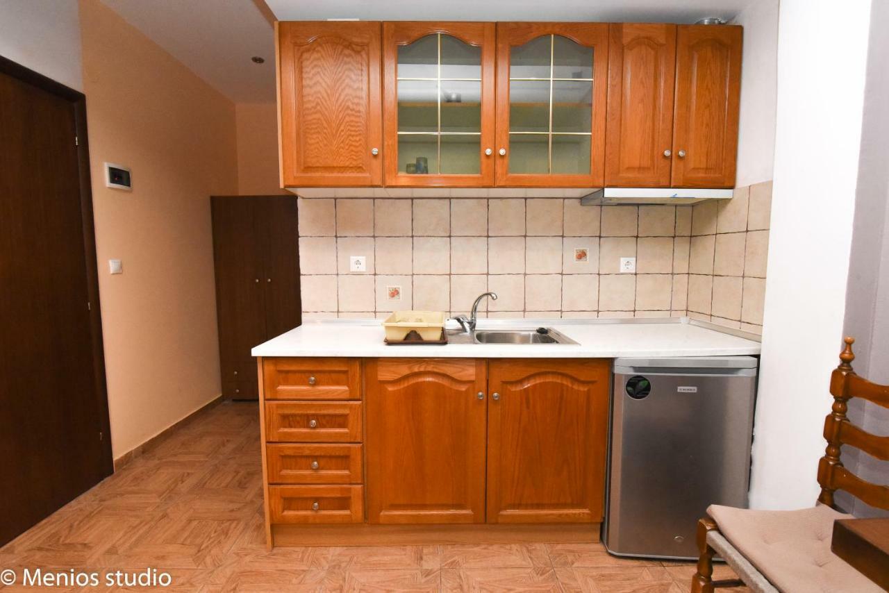 Menios Apartments And Studios Nea Kallikrateia Exteriör bild