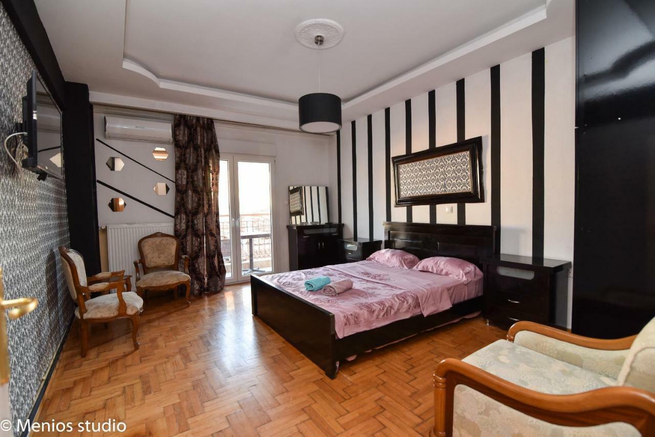 Menios Apartments And Studios Nea Kallikrateia Exteriör bild