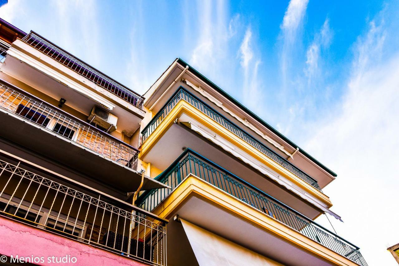 Menios Apartments And Studios Nea Kallikrateia Exteriör bild
